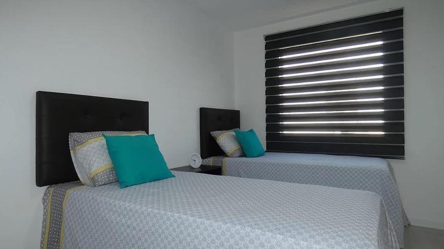Apto Guarajuba Praia Condominio Porto Smeralda-100 Metros Da Praia Exteriér fotografie